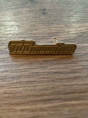 Very Rare Tod Mountain Ski Pin
